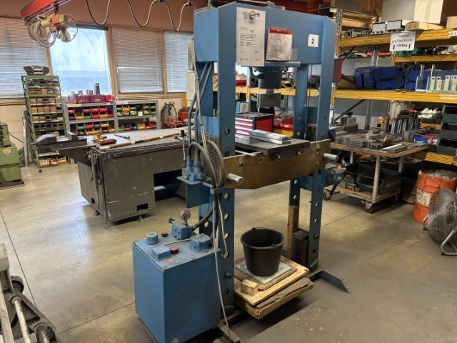 hydraulische Presse PFAFF silberblau
